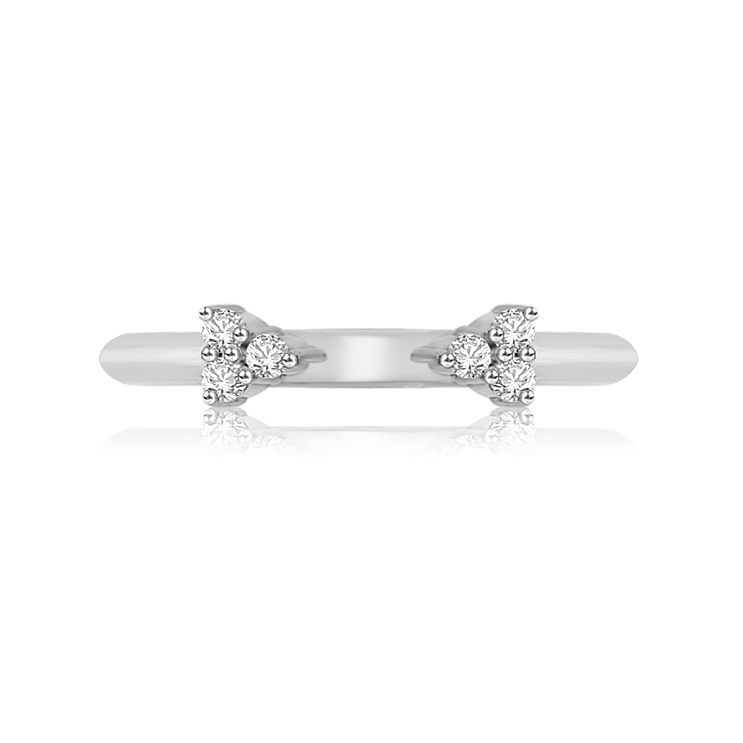 Minimalistic Triangle Shape Diamond Ring